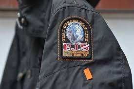 parajumpers badge parajumpers badge